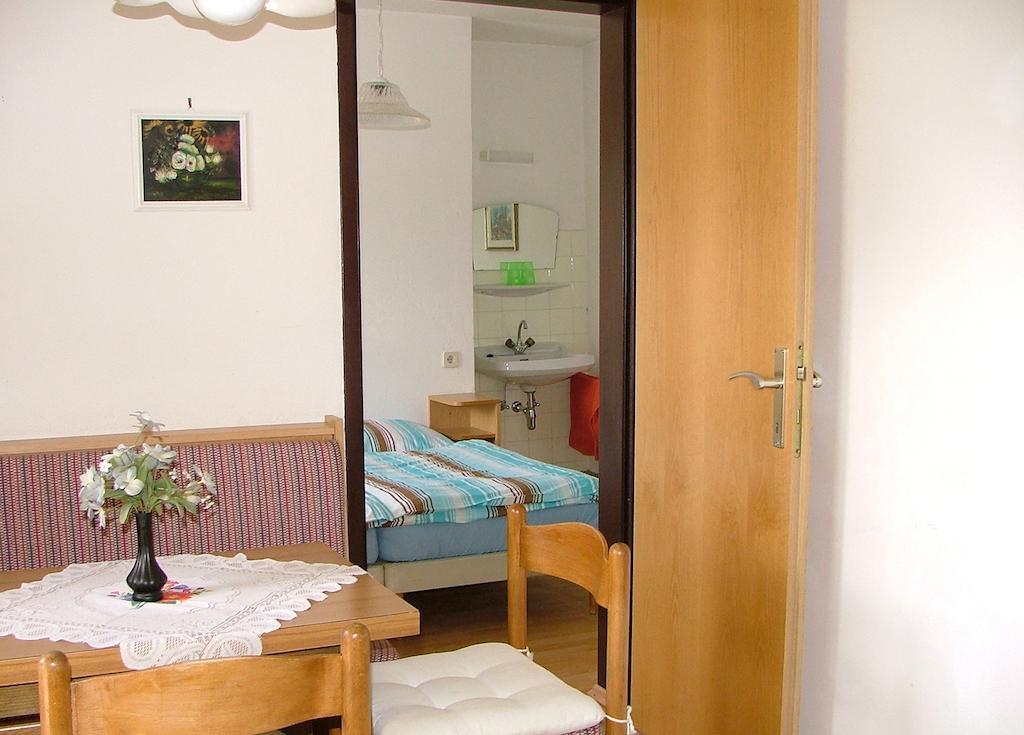 Pension Weiss Appartement Drobollach am Faakersee Kamer foto